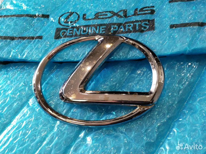 Передняя эмблема Лексус LS 09-12