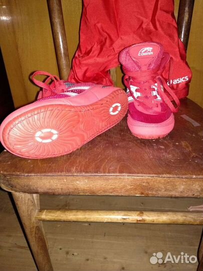 Обувь и костюм для борьбы