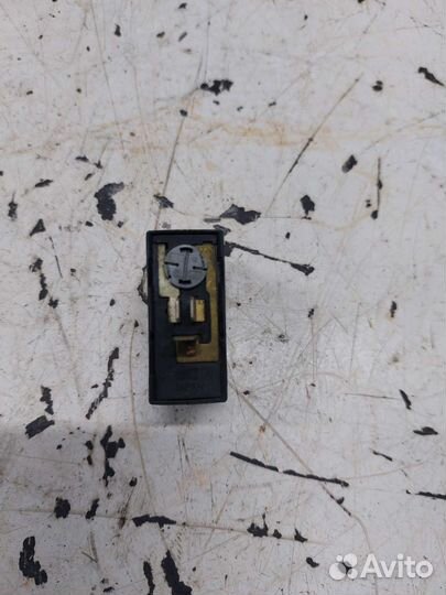 Кнопка Mazda 323 BF