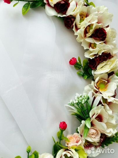 Венок из цветов для интерьера