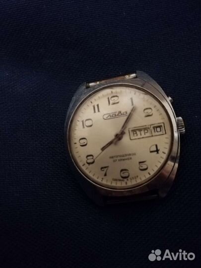 Часы наручные механические Слава, 27 камней, СССР