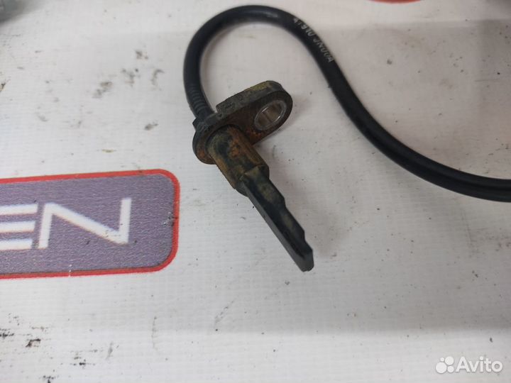 Датчик абс передний Nissan Teana J32