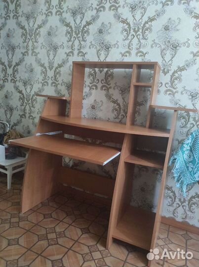Компьютерный стол