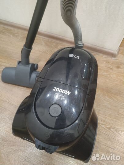 Пылесос LG VK76A02NTL