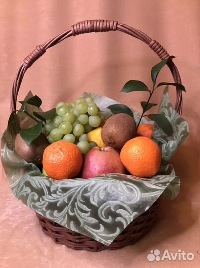 Корзина плетеная для подарков