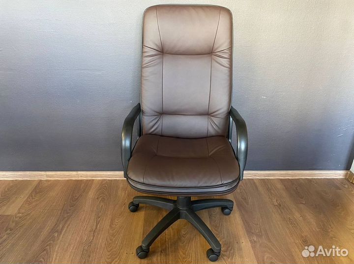 Кресло для офиса новое