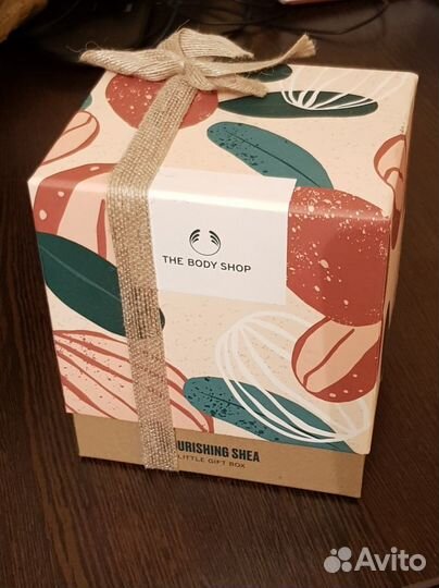 The Body Shop подарочный набор Ши и Миндальное