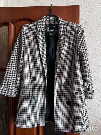 Пиджаки и жакеты женские