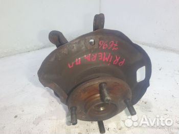 Кулак передний правый