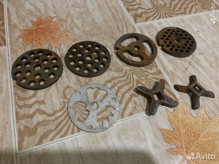 Детали для мясорубки, закрутка, точилка