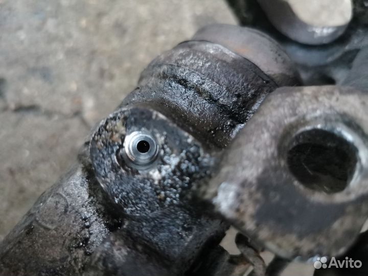 Ford Focus 2 Суппорт тормозной задний правый