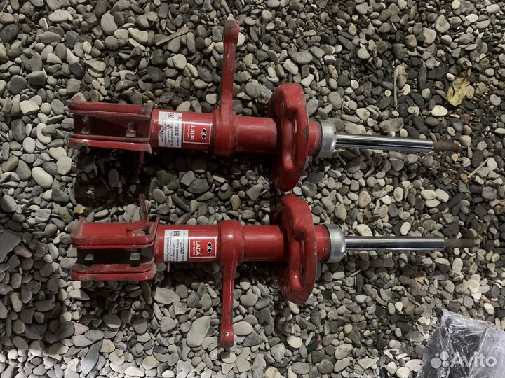 Спортивные передние стойки на приору