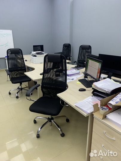 Продается офисная мебель в Ханты-Мансийске