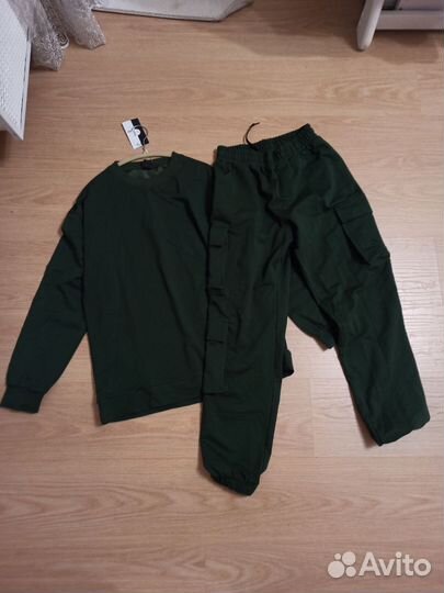 Спортивный костюм женский