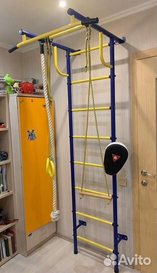 Шведская стенка с турником