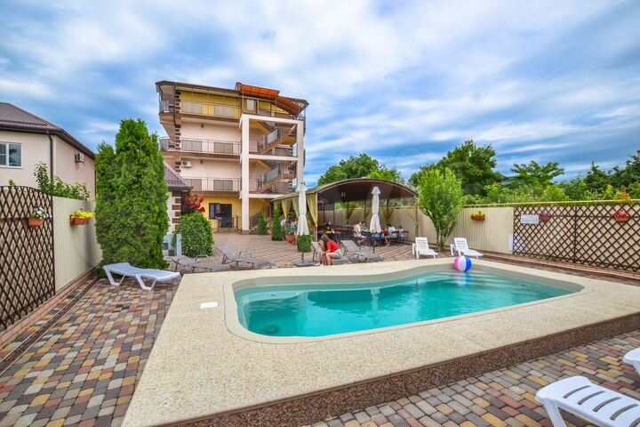 Комната 18 м², 1/3 эт.