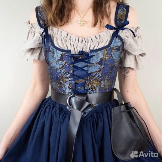 Насыщенный винтажный корсет