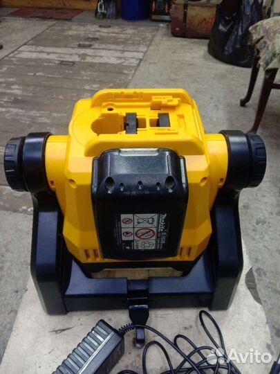 Фонарь прожектор аккумуляторный