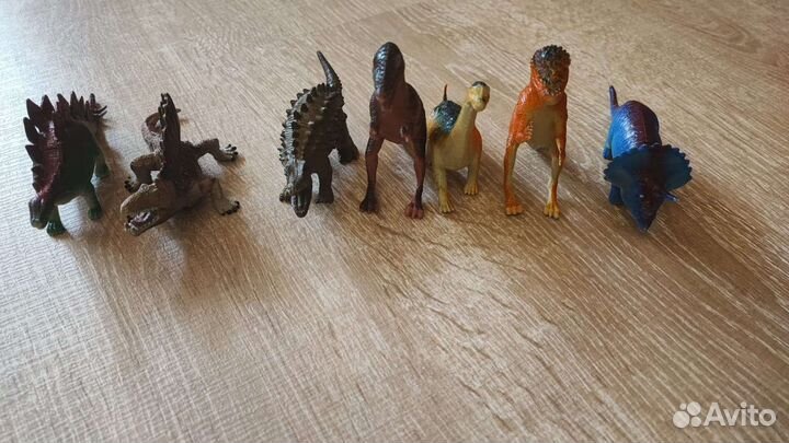 Динозавры 7 штук