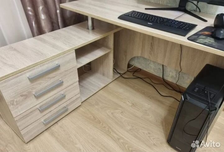 Стол компьютерный новый угловой