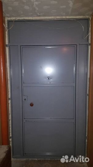Дверь в подъезд металлическая
