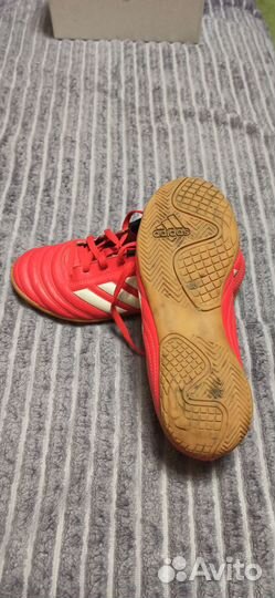 Продам футзалки, бутсы