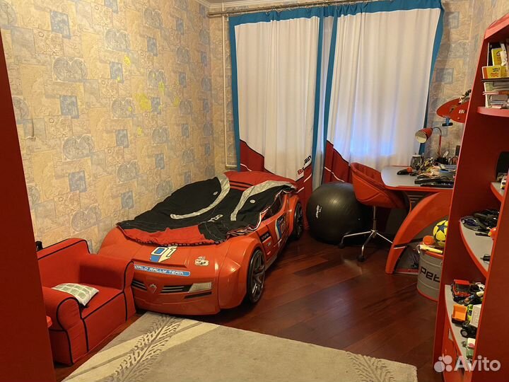 Мебель для мальчика с 2 до 14 лет