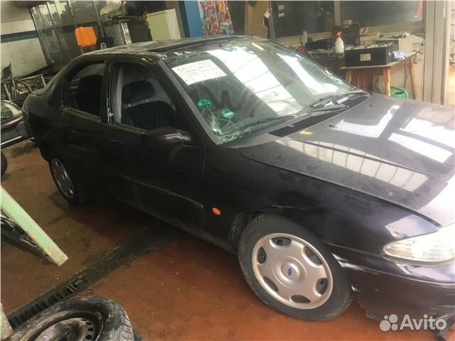 Разбор на запчасти Ford Mondeo 1 1993-1996