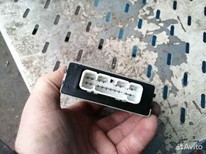 Блок управления антенной Toyota LC Prado 90