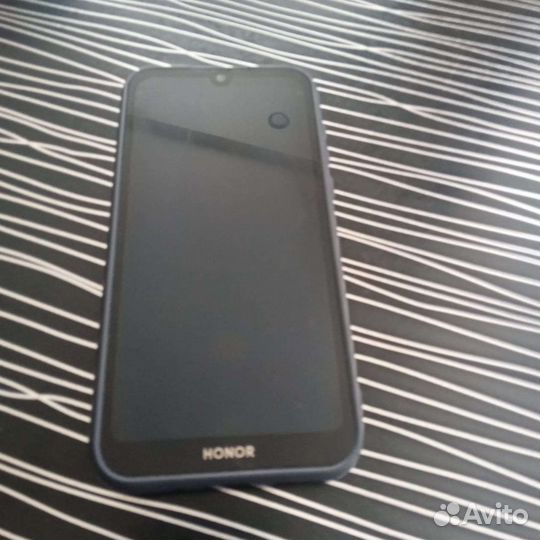 Телефон honor 8s