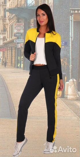 Спортивный костюм женский
