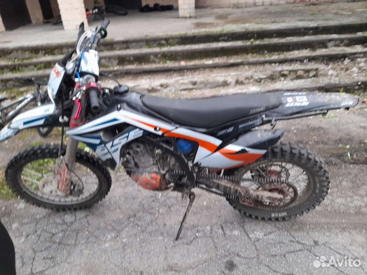 Кроссовый мотоцикл
