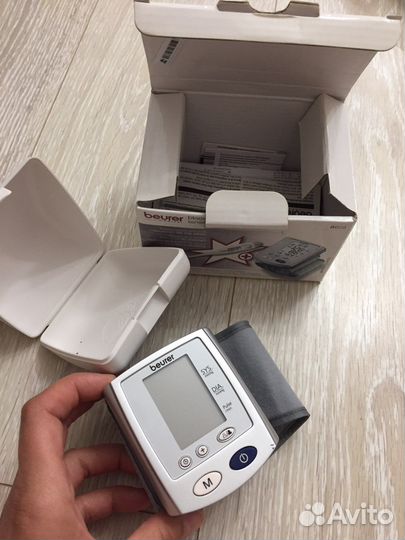 Тонометр на запястье