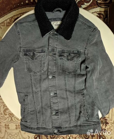 Джинсовая куртка pull and bear