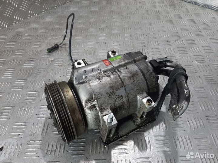 Компрессор кондиционера Volkswagen Passat B5 1.8