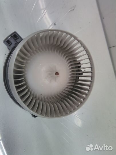 Моторчик печки toyota mark II JZX115 1JZ-GE контра