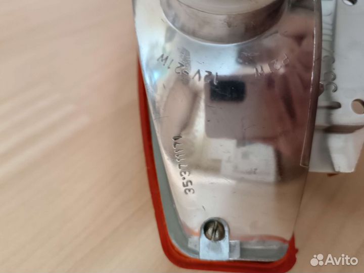 Указатель поворота на блок-фару 2108 правый желтый