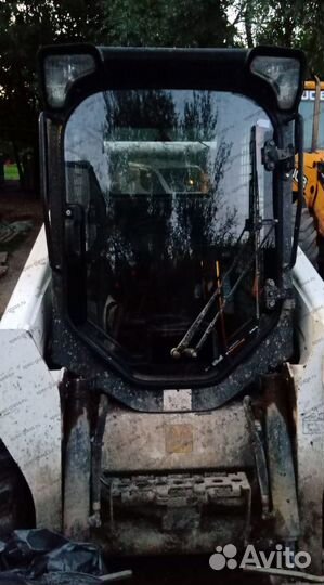 Стекло кабины New Holland W70