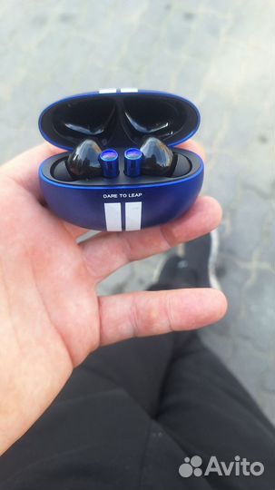 Продам без проводные наушники