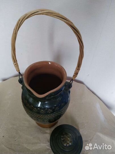 Продается глиняный кувшин с ручкой