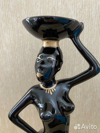 Статуетка африканской женщины