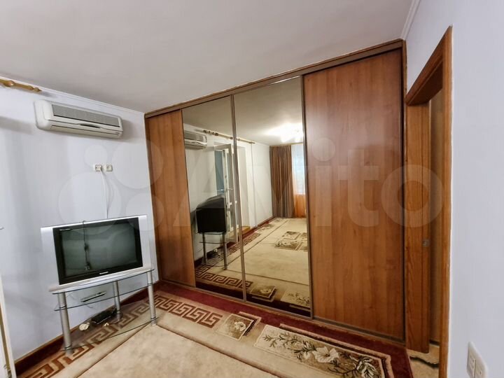 2-к. квартира, 54 м², 3/9 эт.