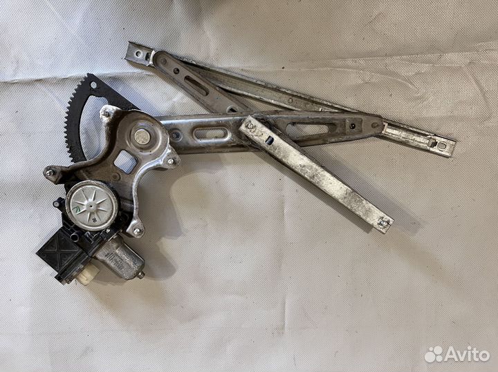 Стеклоподъемник передний левый Hyundai i20