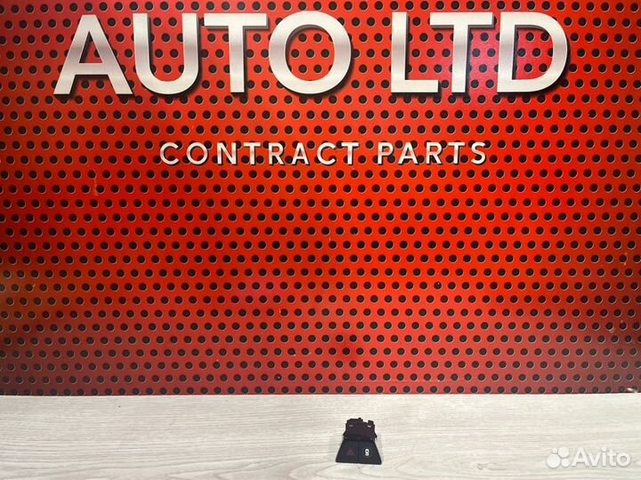 Кнопка аварийной сигнализации Bmw 5 G30 2017