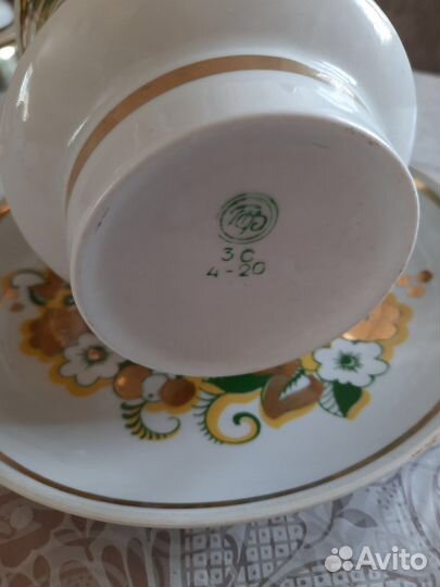 Фарфоровый бокал-гигант с блюдцем