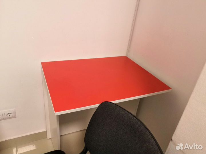 Шведская стенка и администраторская стойка