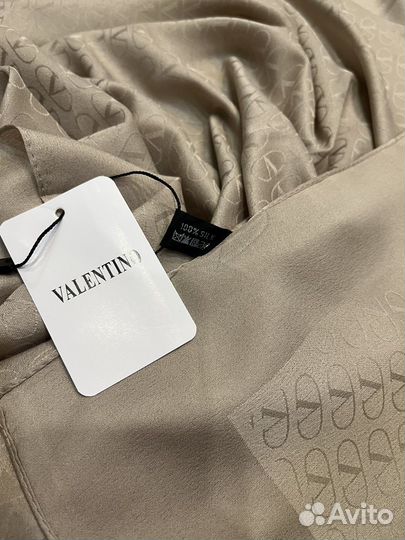 Шелковый платок Valentino золотисто-бежевый