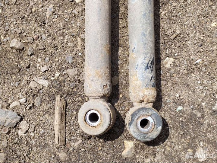 Задние амортизаторы Рено Логан