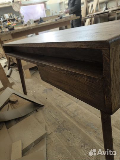 Письменный стол