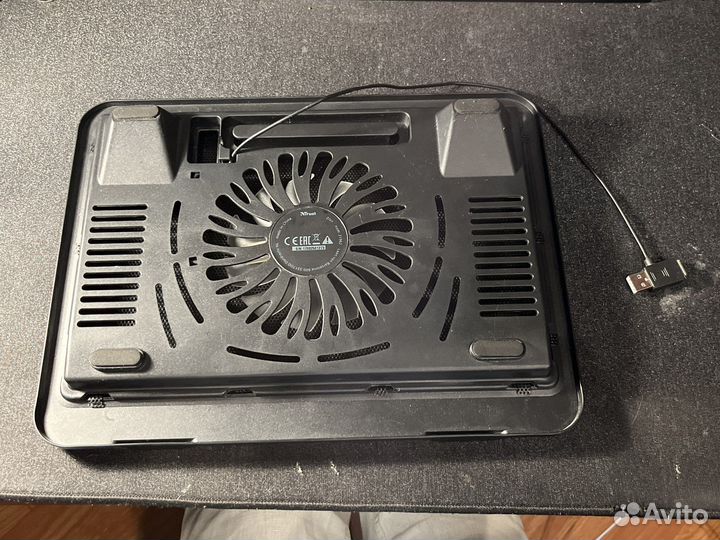 Охлаждающая подставка для ноутбука